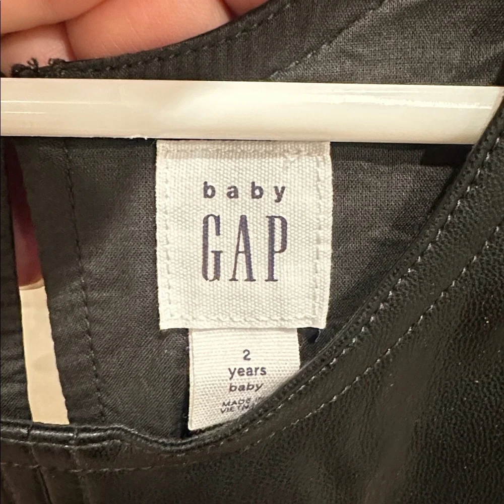 GAP 2T Black Faux Leather Sleeveless Shift with Front Pockets